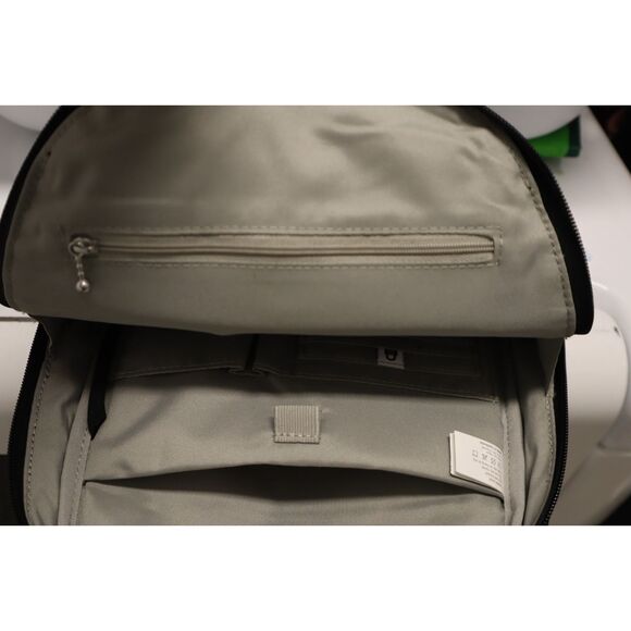 Baggallini Women's O/S Black Naples Convertible Sling Bag Backpack - Picture 7 of 16